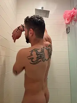 Snapshot of Strokeking4u chatting on January 12, 4:07 am Strokeking4u online show from January 12, 4:07 am