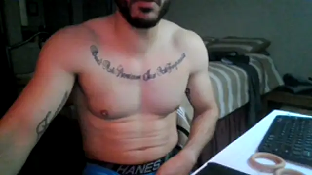 Snapshot of Strokeking4u chatting on February 24, 7:06 am Strokeking4u online show from February 24, 7:06 am