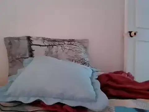 Snapshot of cris21324 chatting on January 23, 8:35 pm cris21324 online show from January 23, 8:35 pm