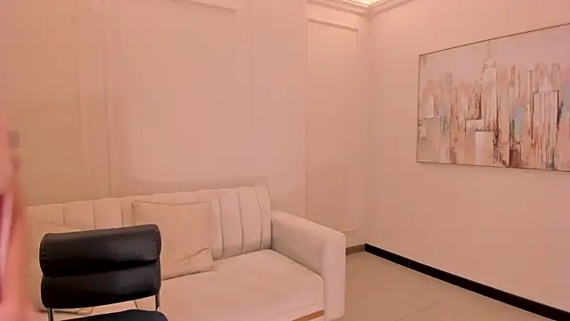 MiaFarrell  online show from April 2, 5:10 pm