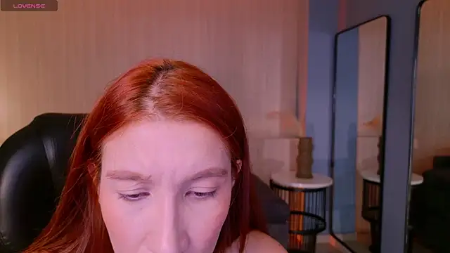 Snapshot of MiaFarrell_ chatting on June 12, 5:23 pm MiaFarrell online show from June 12, 5:23 pm