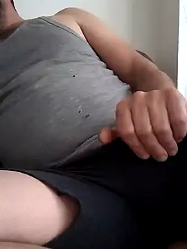 Snapshot of mertBy chatting on December 15, 10:39 am mertBy online show from December 15, 10:39 am