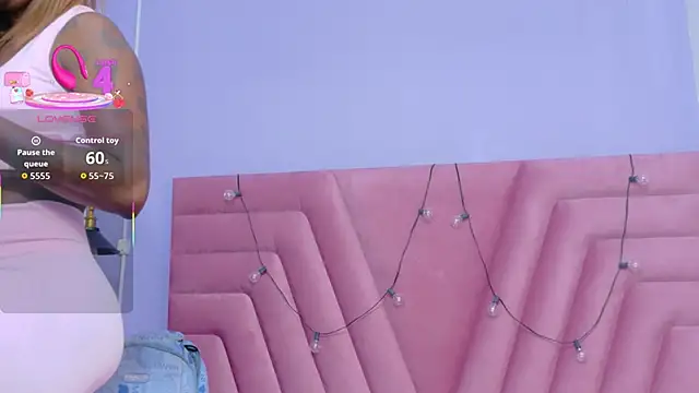 Snapshot of kinkyandsavage chatting on February 1, 12:59 pm kinkyandsavage online show from February 1, 12:59 pm