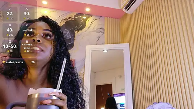 Snapshot of kinkyandsavage chatting on February 21, 7:26 pm kinkyandsavage online show from February 21, 7:26 pm