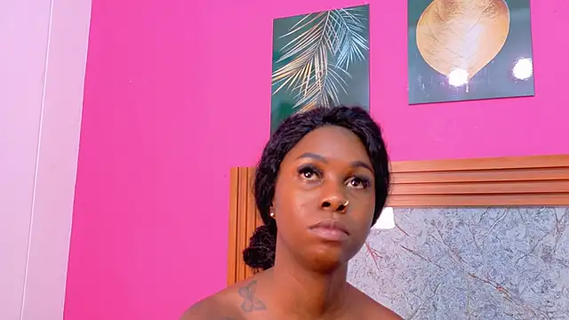 Snapshot of kinkyandsavage chatting on February 24, 7:56 pm kinkyandsavage online show from February 24, 7:56 pm