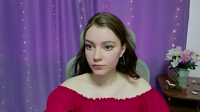 Lana  Cute  online show from April 15, 1:40 pm