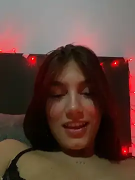 Snapshot of thamygomezz chatting on January 28, 4:08 am thamygomezz online show from January 28, 4:08 am