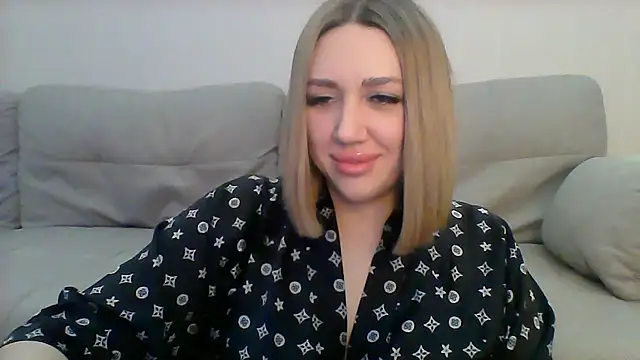 Snapshot of VickyLove047 chatting on January 4, 6:30 am VickyLove047 online show from January 4, 6:30 am