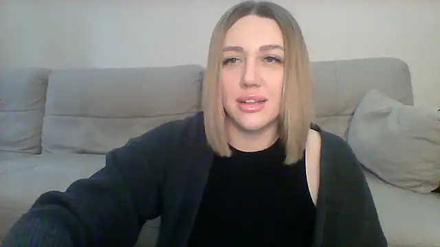 Snapshot of VickyLove047 chatting on February 10, 7:15 am VickyLove047 online show from February 10, 7:15 am