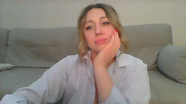 Snapshot of VickyLove047 chatting on March 9, 8:18 am VickyLove047 online show from March 9, 8:18 am