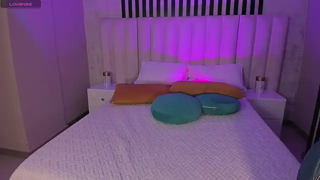 FernandaX1 online show from October 24, 11:39 am