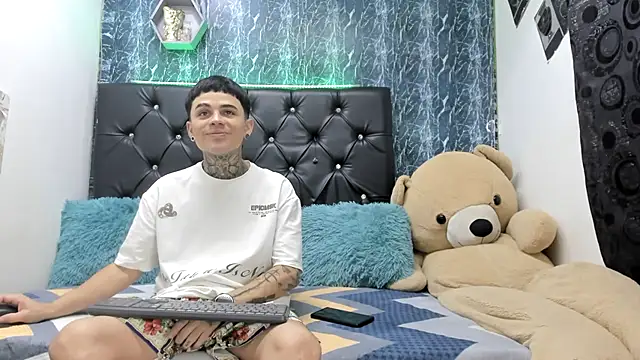 exotic hot couple online show from December 3, 9:57 pm