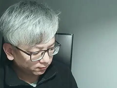 leoUSIR online show from October 28, 3:25 pm