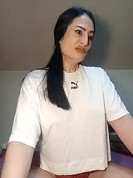 EveeRose online show from November 12, 6:36 am