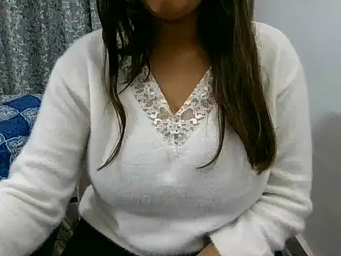 Snapshot of chavi_12 chatting on December 27, 10:05 pm chavi 12 online show from December 27, 10:05 pm