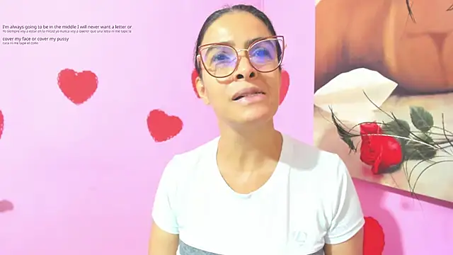 Snapshot of miss--flora chatting on February 20, 6:35 pm miss--flora online show from February 20, 6:35 pm