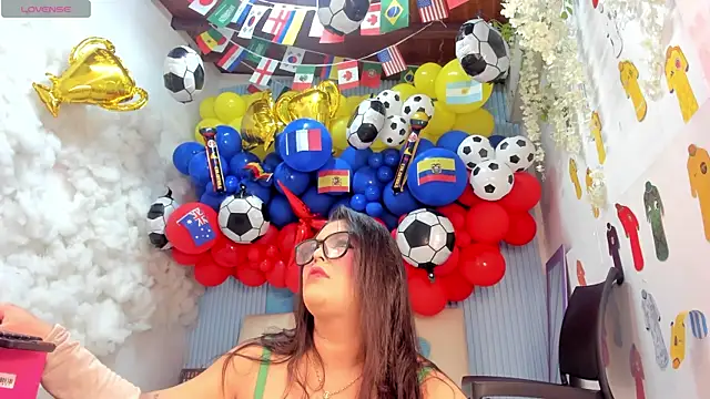 Snapshot of Danniela18_ chatting on July 4, 11:49 am Danniela18 online show from July 4, 11:49 am