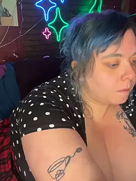 SleazeLouize online show from December 16, 2:25 am