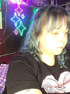 SleazeLouize online show from December 21, 12:53 am