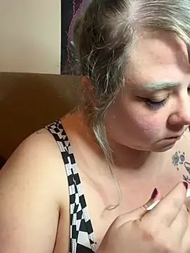 SleazeLouize online show from February 18, 2:05 am