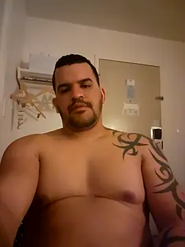 Snapshot of Latino2909 chatting on March 2, 3:56 am Latino2909 online show from March 2, 3:56 am