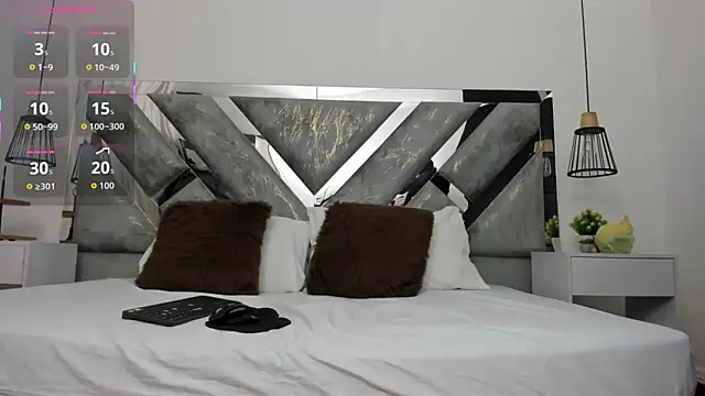 Snapshot of hotmature1 chatting on October 11, 8:13 am hotmature1 online show from October 11, 8:13 am