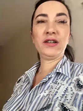 AnneHaddaway online show from April 15, 9:16 am