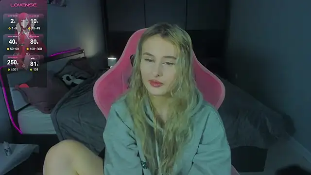 Molly Toads online show from December 20, 11:21 am