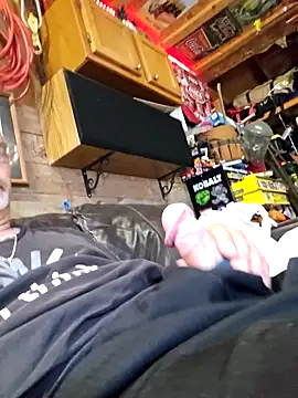 Snapshot of tileguyyy chatting on September 12, 6:08 pm tileguyyy online show from September 12, 6:08 pm