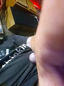 Snapshot of tileguyyy chatting on September 13, 6:35 am tileguyyy online show from September 13, 6:35 am