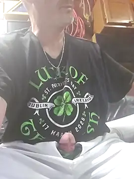 Snapshot of tileguyyy chatting on September 18, 4:36 am tileguyyy online show from September 18, 4:36 am