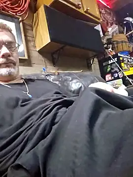 Snapshot of tileguyyy chatting on September 23, 4:04 am tileguyyy online show from September 23, 4:04 am