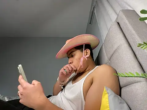 meunde19 online show from January 26, 5:56 am