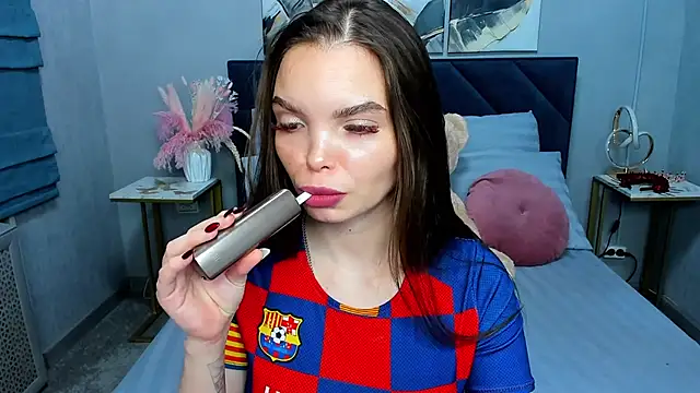 Curvy Dynamite  online show from December 5, 1:14 am