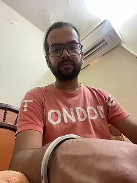 Arsh Loves Luv online show from December 28, 9:09 am