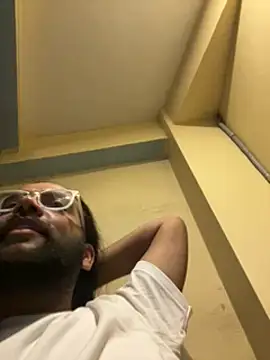 Arsh Loves Luv online show from January 15, 1:31 pm