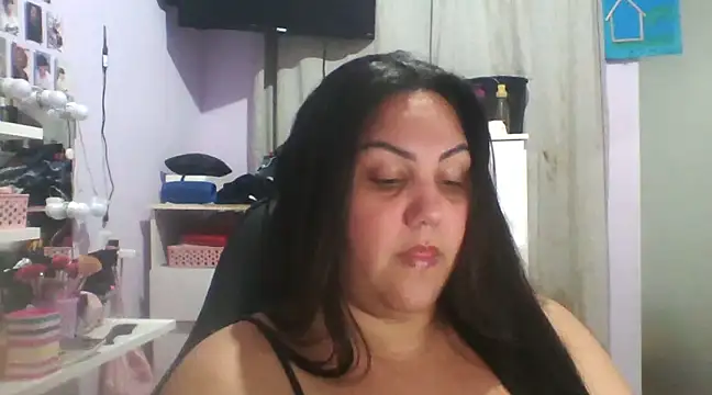 Paolaa hoot online show from February 23, 5:23 am