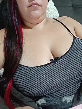 Snapshot of Paolaa_hoot chatting on May 17, 3:59 am Paolaa hoot online show from May 17, 3:59 am