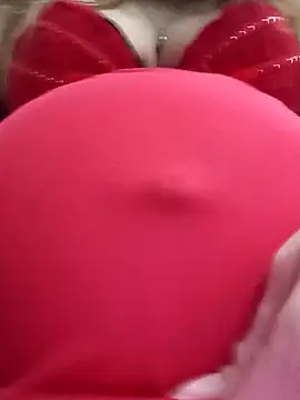 Snapshot of KattyLuuu chatting on February 14, 8:27 pm KattyLuuu online show from February 14, 8:27 pm