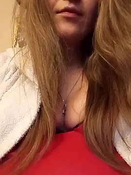 Snapshot of KattyLuuu chatting on February 16, 7:43 pm KattyLuuu online show from February 16, 7:43 pm