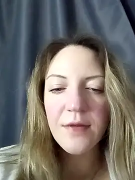 Snapshot of KattyLuuu chatting on February 25, 8:18 pm KattyLuuu online show from February 25, 8:18 pm