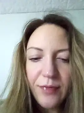 Snapshot of KattyLuuu chatting on February 26, 8:30 pm KattyLuuu online show from February 26, 8:30 pm