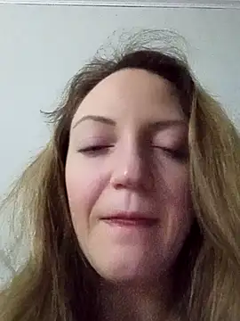 Snapshot of KattyLuuu chatting on March 14, 9:42 pm KattyLuuu online show from March 14, 9:42 pm