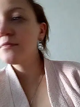 Snapshot of KattyLuuu chatting on March 15, 1:28 pm KattyLuuu online show from March 15, 1:28 pm