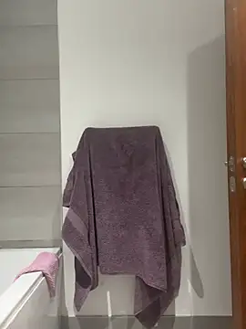 LavenderBuxton online show from March 21, 12:26 am