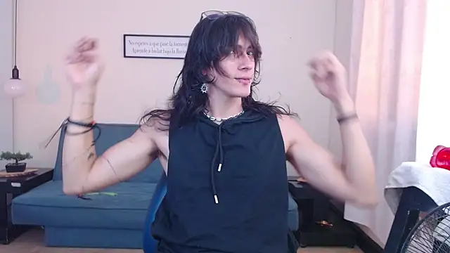 Snapshot of andreey50 chatting on February 22, 8:20 pm andreey50 online show from February 22, 8:20 pm