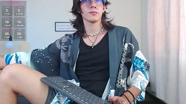 Snapshot of andreey50 chatting on February 27, 8:53 pm andreey50 online show from February 27, 8:53 pm