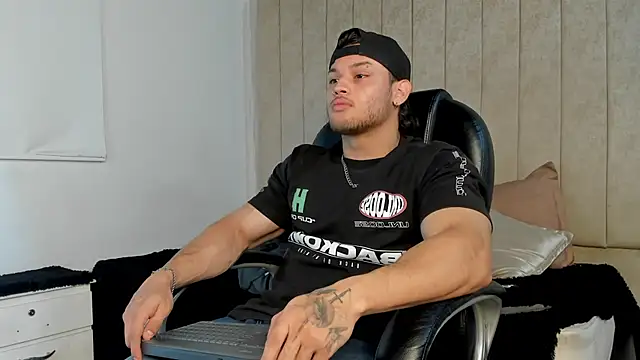 jeicob gagnon online show from October 13, 10:15 am