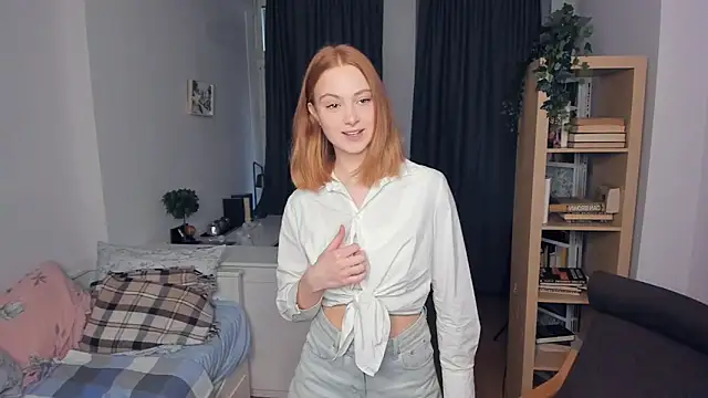 Snapshot of HarrmonSarah chatting on December 22, 8:49 am HarrmonSarah online show from December 22, 8:49 am