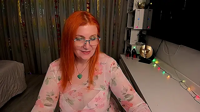 Snapshot of Fire-Fox-One chatting on March 15, 10:22 pm Fire-Fox-One online show from March 15, 10:22 pm